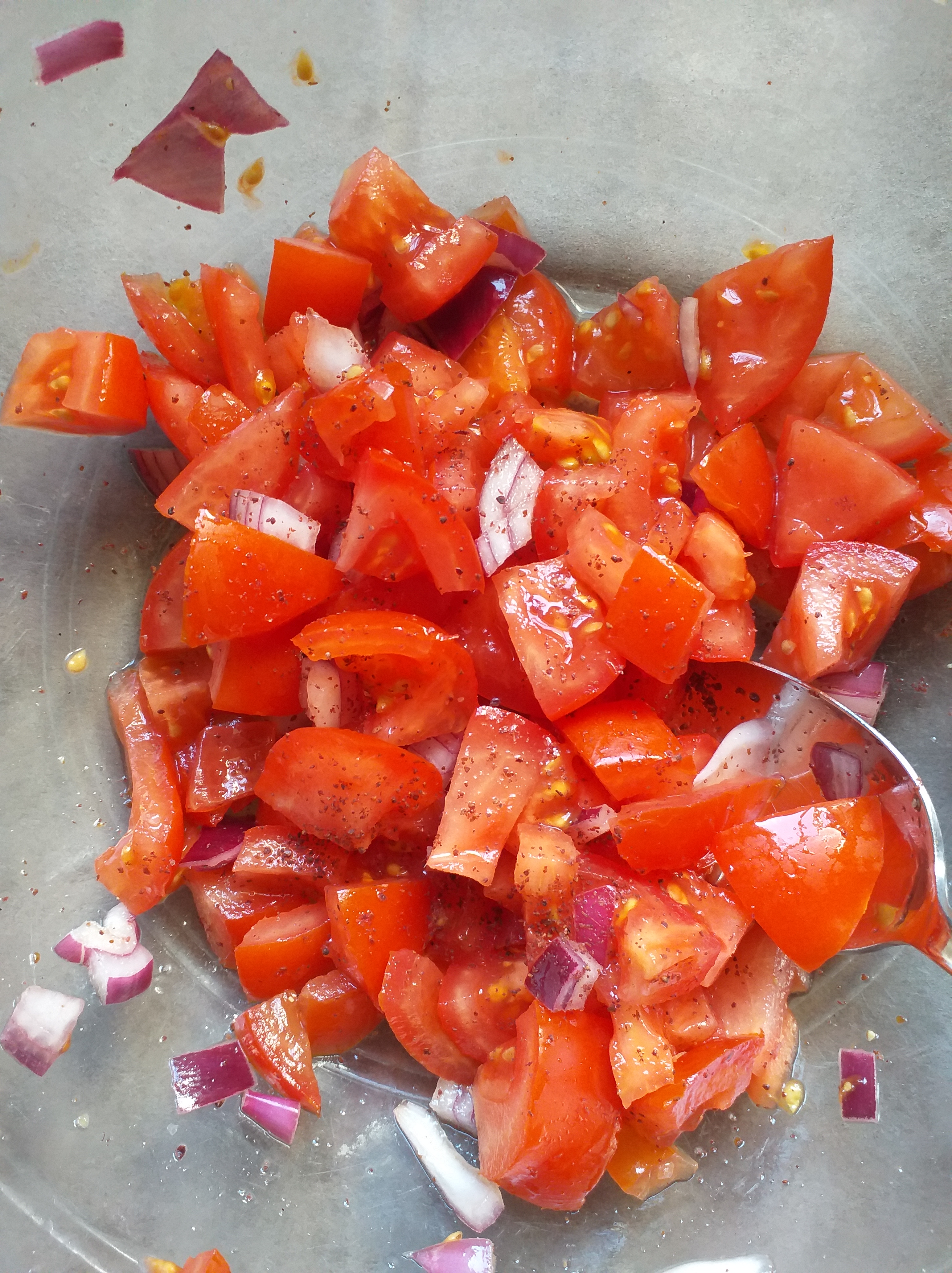 Tomato and sumac salad